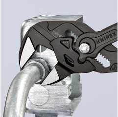 Szczypce-klucz szczypce i klucz w jednym narzędziu Z antypoślizgowego tworzywa sztucznego fosforanowane, czarne 250 mm Knipex 