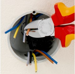 Szczypce tnące boczne z wielokomponentowymi nasadkami izolowanymi wg VDE chromowane 160 mm Knipex (70 06 160 T)