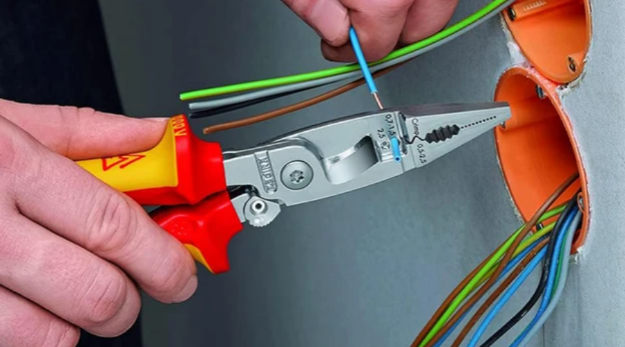 Knipex dla elektryka – zestawienie narzędzi VDE, które powinieneś posiadać